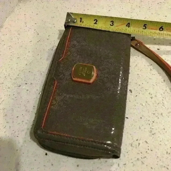 Guess Wallet - Picture 6 of 6
